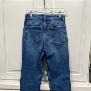 Abercrombie and Fitch - The Mom High Rise